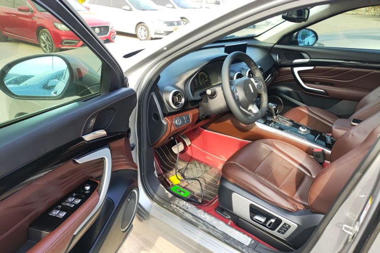 魏牌 VV7 2017款 2.0T 旗舰型中控内饰20