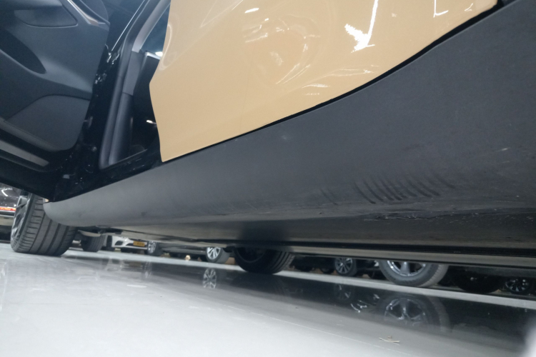 特斯拉 Model Y 2022款 改款 后轮驱动版局部细节9002