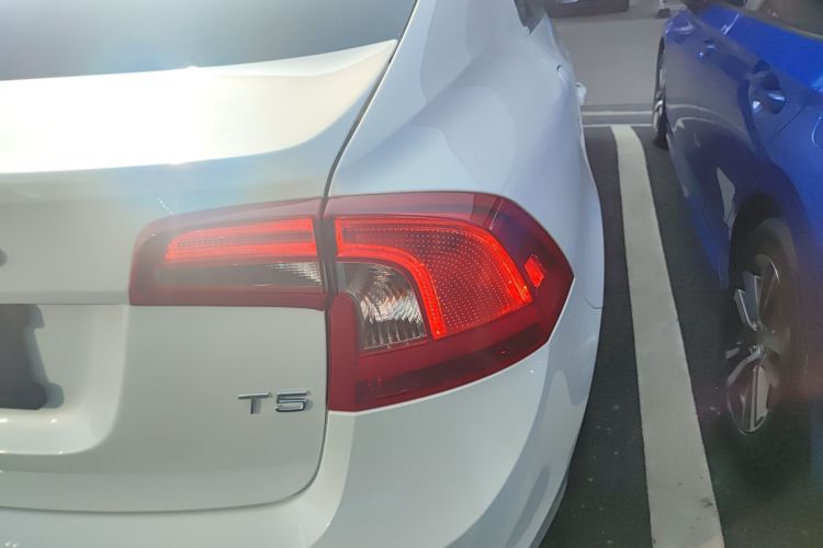 沃尔沃S60 2019款 S60L 改款 T5 智进进阶版车身外观6006