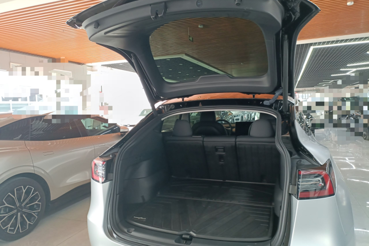 特斯拉 Model Y 2022款 改款 后轮驱动版机舱底盘23