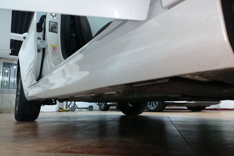 比亚迪 秦PLUS 2024款 荣耀版 DM-i 55KM领先型局部细节9001