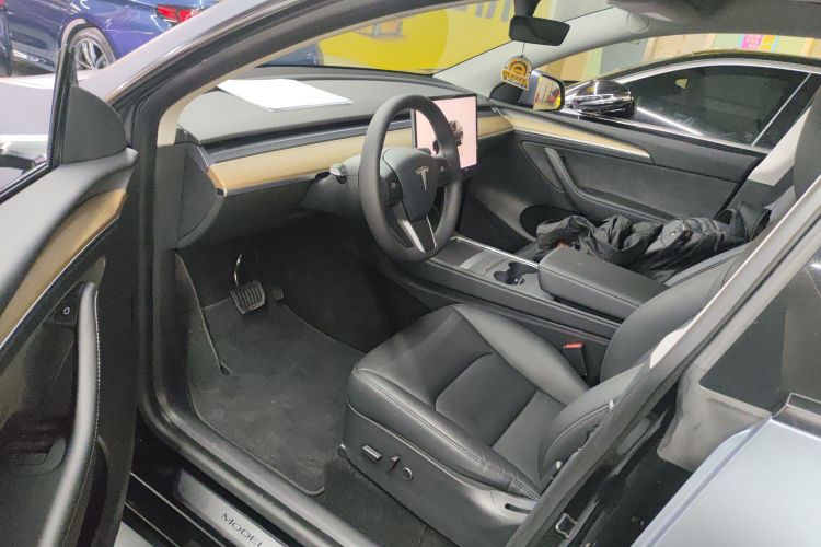 特斯拉 Model Y 2022款 后轮驱动版中控内饰20