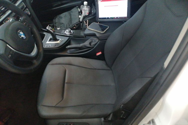 宝马3系 2017款 320Li M运动型中控内饰19