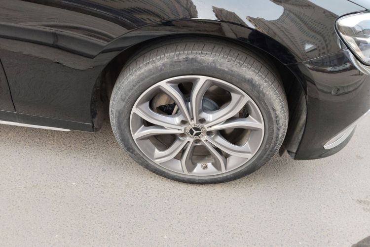 奔驰E级 2021款 改款 E 300 L 运动时尚型车身外观10