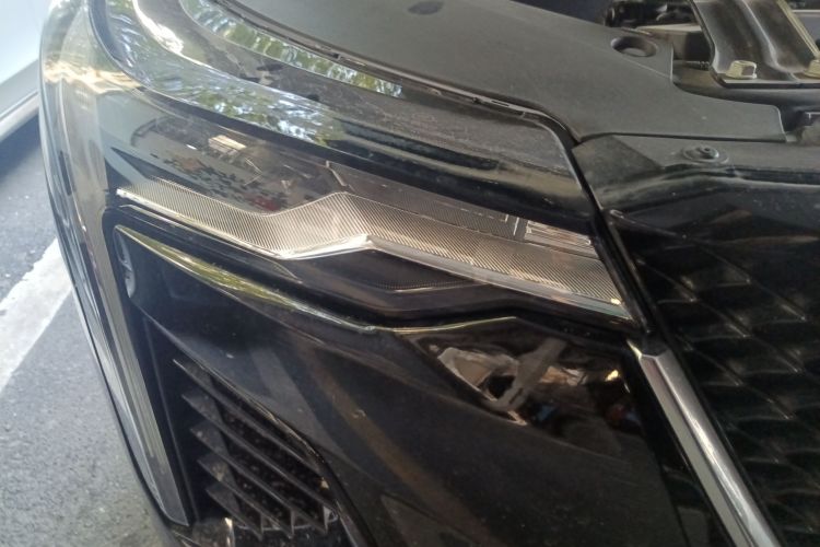 凯迪拉克CT4 2021款 28T 尊贵型车身外观8