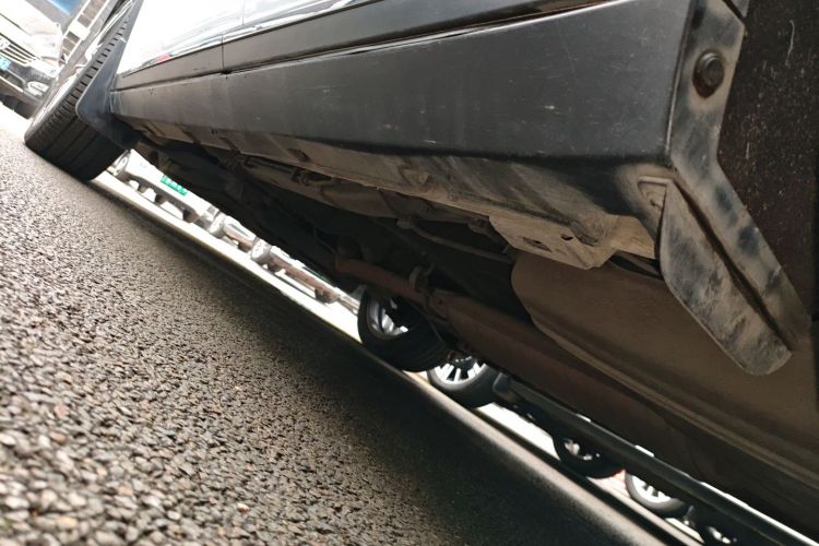 比亚迪 唐 2018款 2.0T 自动智联尊贵型 7座 国V局部细节9002