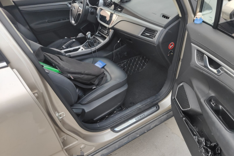 吉利汽车 帝豪GS 2018款 运动版 1.4T 手动领尚型局部细节9005