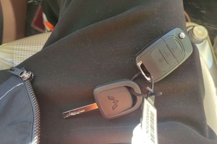 五菱汽车 宏光MINIEV 2025款 四门版 进阶款中控内饰7001