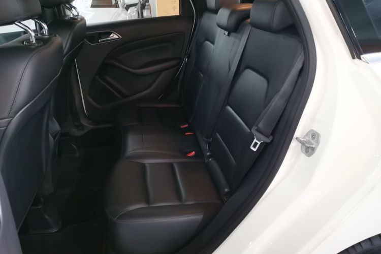 奔驰B级 2012款 B 180中控内饰7004