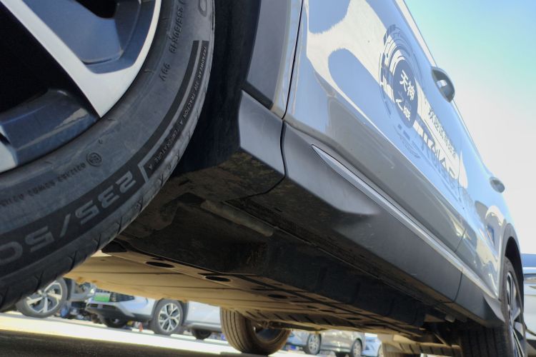 比亚迪 宋PLUS新能源 2025款 DM-i 智驾版 112KM 尊荣型局部细节9002