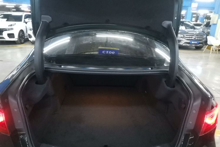 捷豹XFL 2023款 XFL 2.0T P200 两驱精英豪华版局部细节23