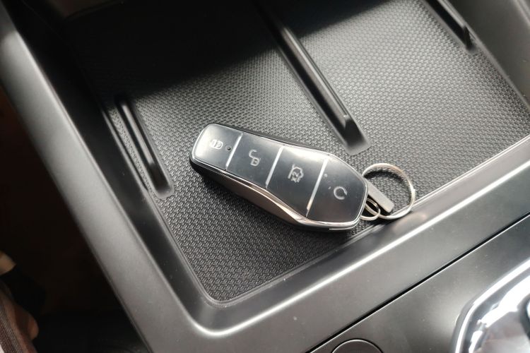 比亚迪 秦PLUS 2025款 DM-i 智驾版 55KM领先型中控内饰7001