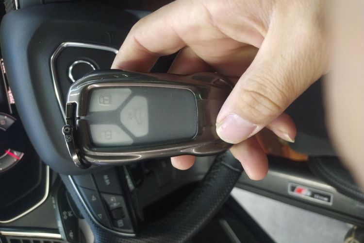 奥迪Q5L Sportback 2022款 改款 45 TFSI 豪华型中控内饰7001