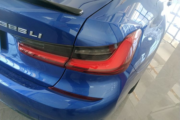 宝马3系 2022款 325Li M运动套装车身外观9