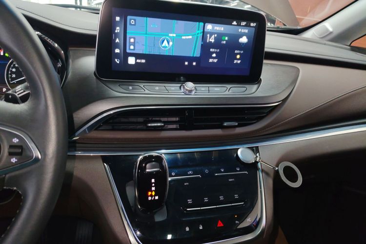 别克GL8 2022款 陆上公务舱 652T 尊贵型中控内饰16