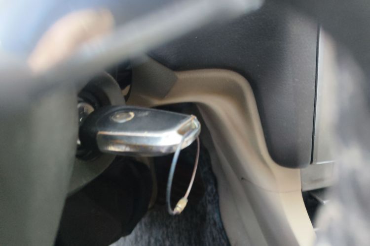 福特 福克斯 2013款 三厢经典 1.8L 自动时尚型中控内饰11