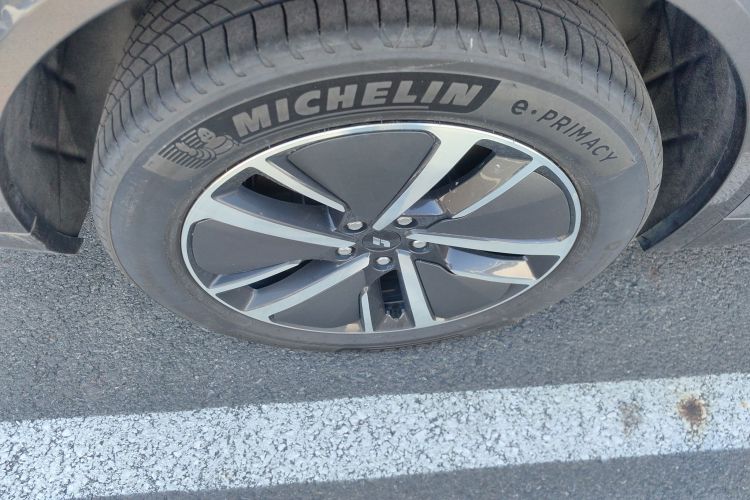 理想汽车 理想L8 2024款 Max车身外观6008