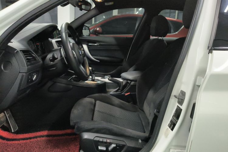 宝马1系(进口) 2018款 120i M运动套装中控内饰19