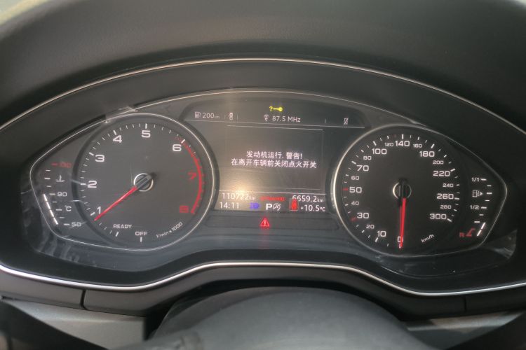 奥迪A4L 2019款 40 TFSI 进取型 国VI中控内饰14