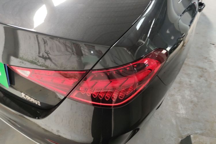 奔驰C级 2025款 改款 C 260 L 运动版车身外观9