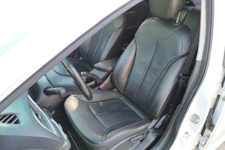 别克 英朗 2019款 18T 自动互联精英型 国VI局部细节19