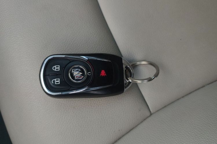 别克GL8 2021款 陆上公务舱 652T 舒适型中控内饰11