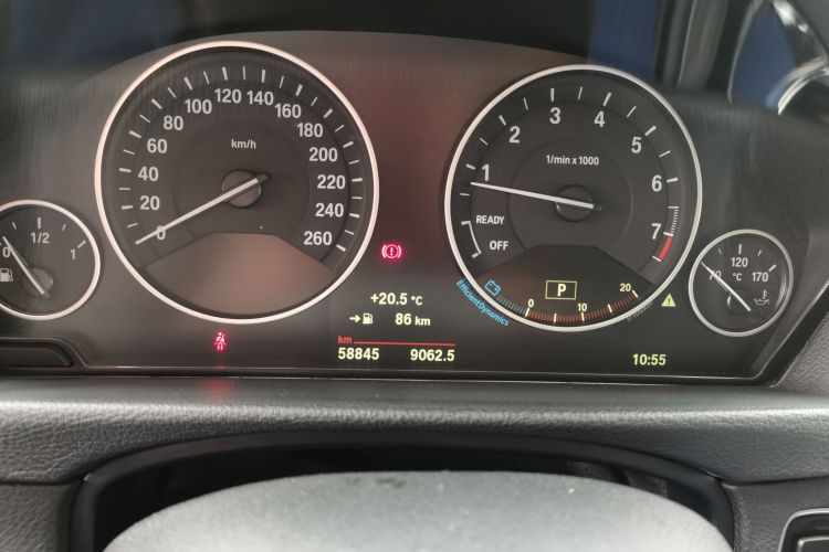 宝马3系 2018款 320Li 时尚型中控内饰14