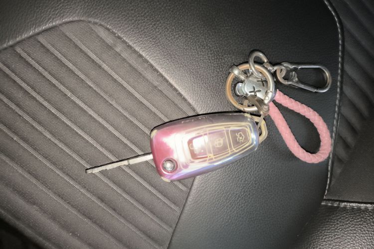 福特 福克斯 2017款 两厢 1.6L 自动风尚型智行版中控内饰11