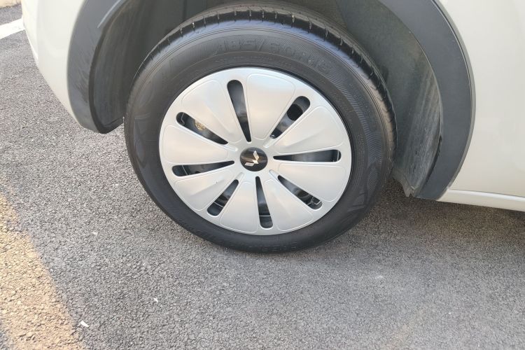 五菱汽车 五菱缤果 2023款 203km 轻享款车身外观6008