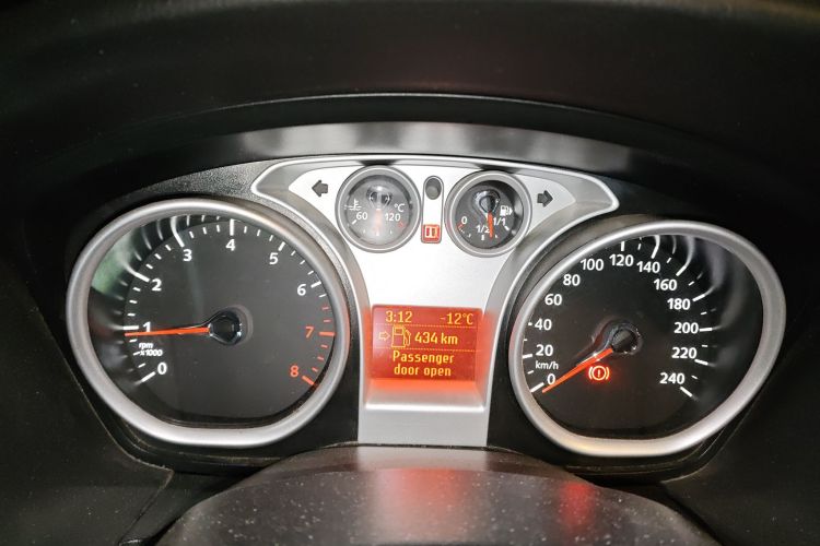 福特 福克斯 2013款 两厢经典 1.8L 手动基本型中控内饰14