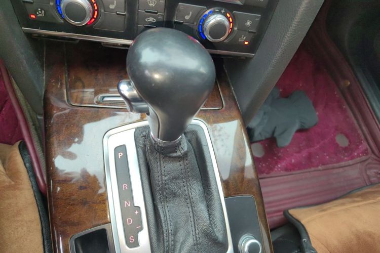 奥迪A6L 2011款 2.0 TFSI 自动舒适型中控内饰18