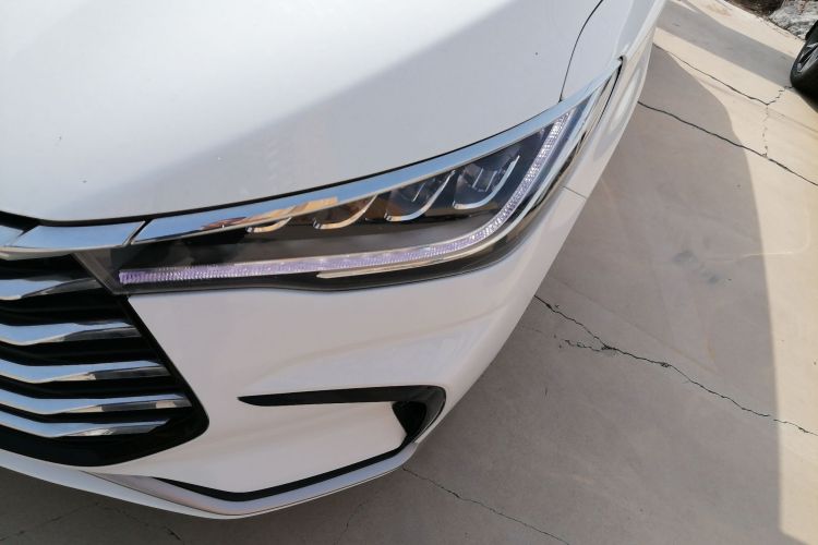 比亚迪 宋MAX 2021款 升级版 1.5T 自动豪华型 6座局部细节36