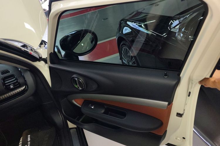 MINI Clubman 2022款 改款 1.5T COOPER 鉴赏家中控内饰7005