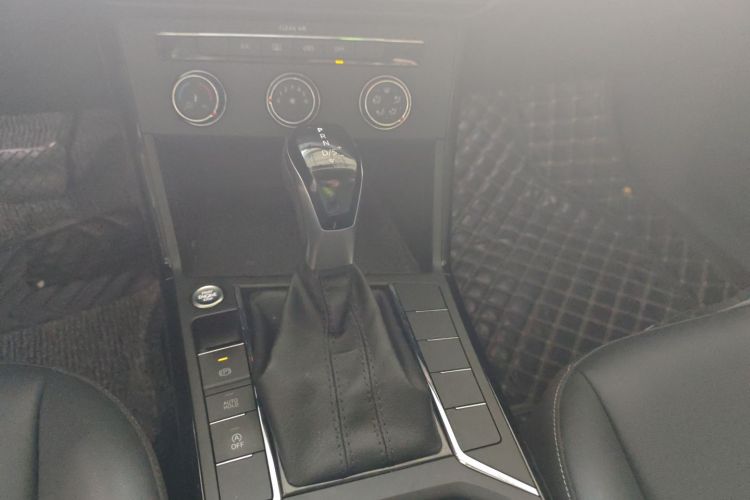 大众 帕萨特 2022款 280TSI 商务版中控内饰18