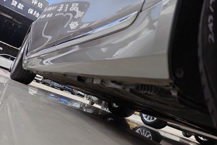 宝马7系 2017款 730Li 豪华型局部细节9002