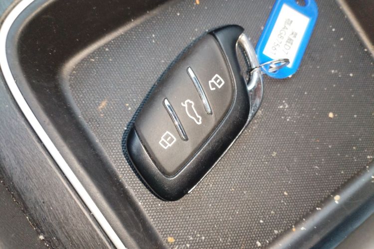 荣威D7 2025款 DMH 125km 世界冠军版中控内饰11