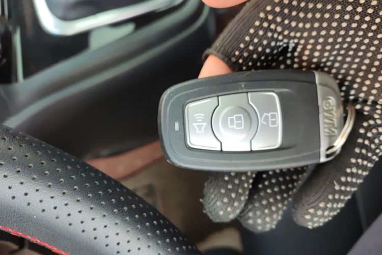 哈弗H6 2015款 升级版 1.5T 手动两驱精英型中控内饰7001