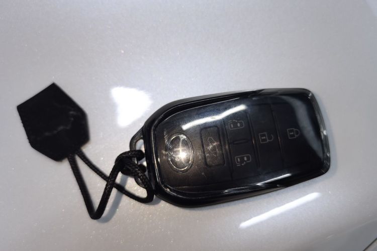 丰田 赛那SIENNA 2024款 2.5L混动 四驱尊贵版中控内饰11