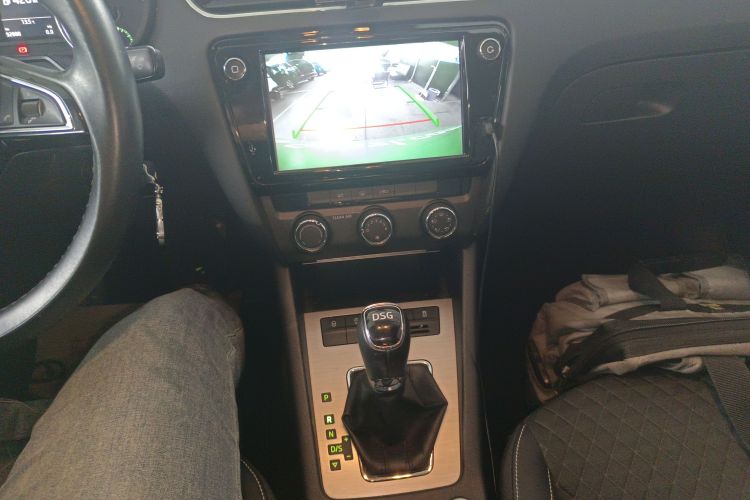 斯柯达 明锐 2018款 TSI280 DSG豪华版中控内饰18