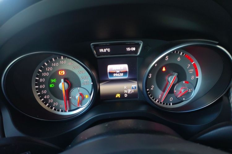 奔驰GLA 2016款 GLA 200 动感型中控内饰14