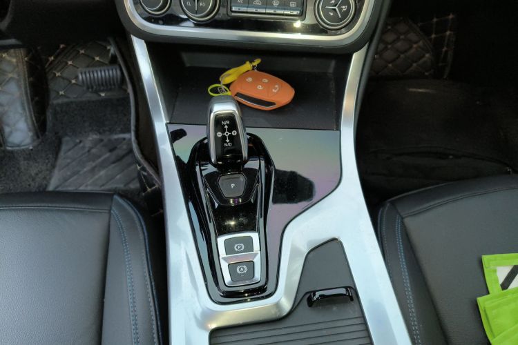 领克01 2017款 2.0T 两驱耀Pro版中控内饰18