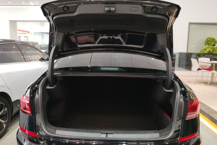 大众 帕萨特 2025款 出众款 380TSI 龙腾版机舱底盘23