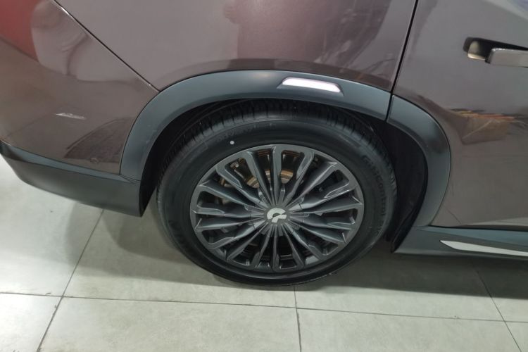 蔚来ES8 2018款 355KM 基准版 七座版车身外观6008