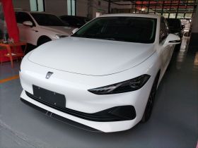 荣威D7 2023款 DMH 125km 超越版