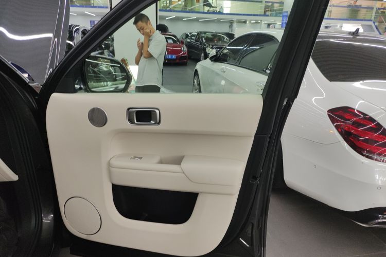 理想汽车 理想L9 2022款 Max中控内饰42