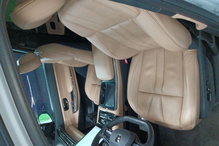 蔚来ES8 2020款 580KM 签名版 六座版车身外观4