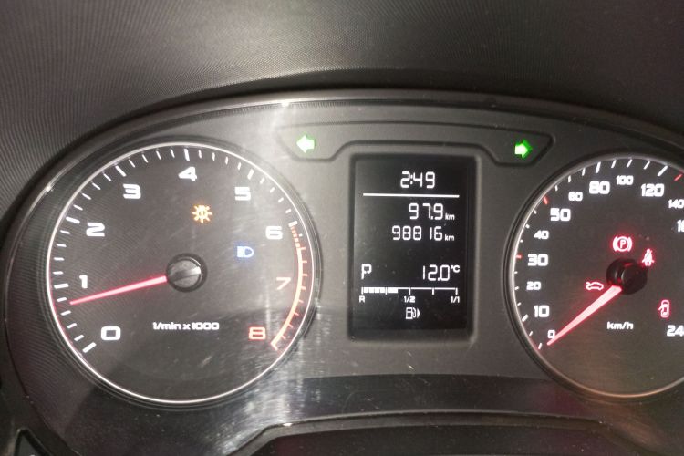 奥迪A1 2014款 30 TFSI Sportback时尚型中控内饰14