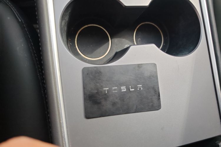 特斯拉 Model 3 2021款 标准续航后驱升级版中控内饰7001