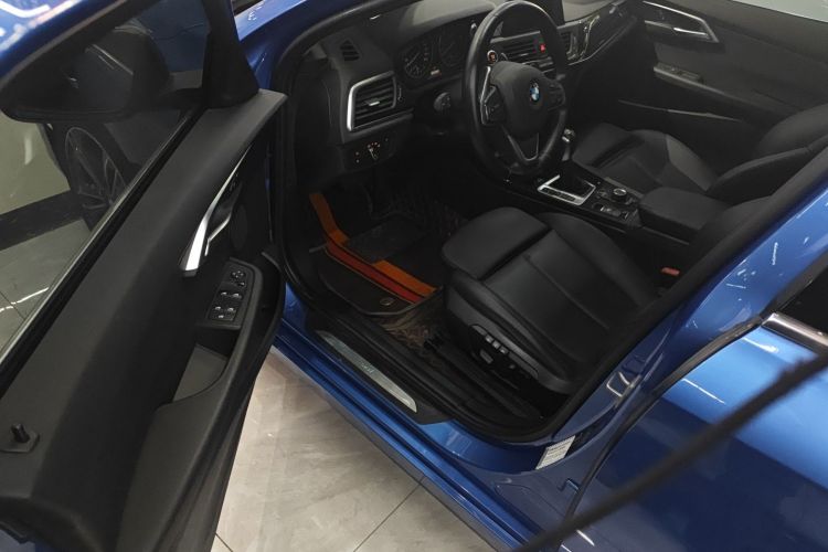 宝马1系 2017款 118i 运动型中控内饰20