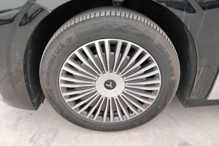 岚图汽车 岚图梦想家 2025款 PHEV 四驱卓越乾崑版车身外观6007